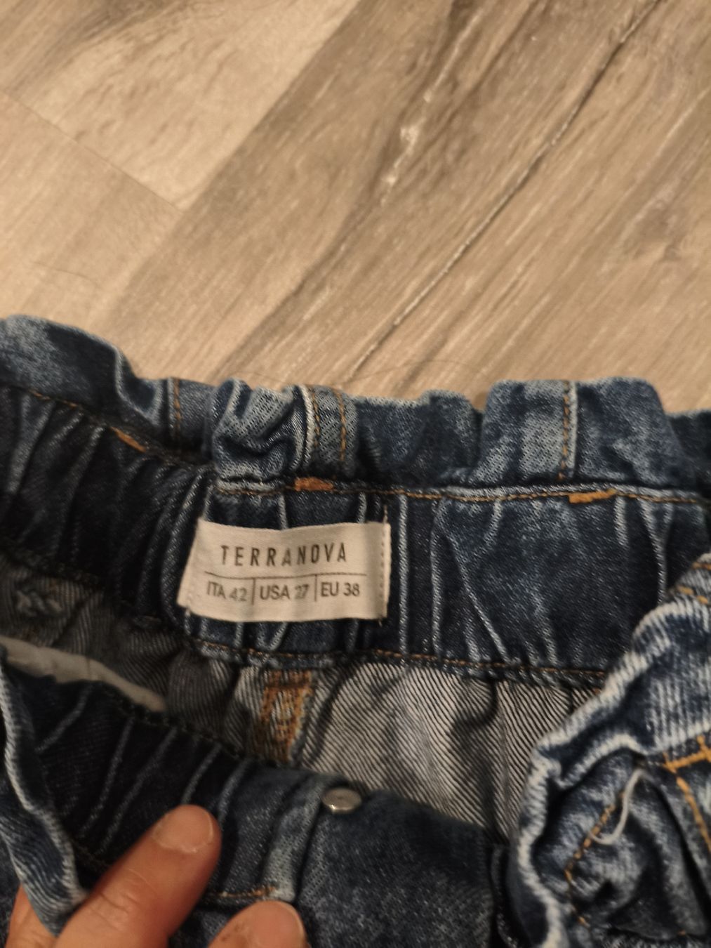 Jeans: Pantaloncini di Jeans – D'occasion à Bioggio par OresteIronix 2