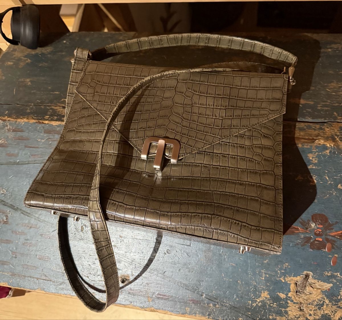 Taschen für Damen: Handtasche 80er Leder Locher – Gebraucht aus Donat von troja007