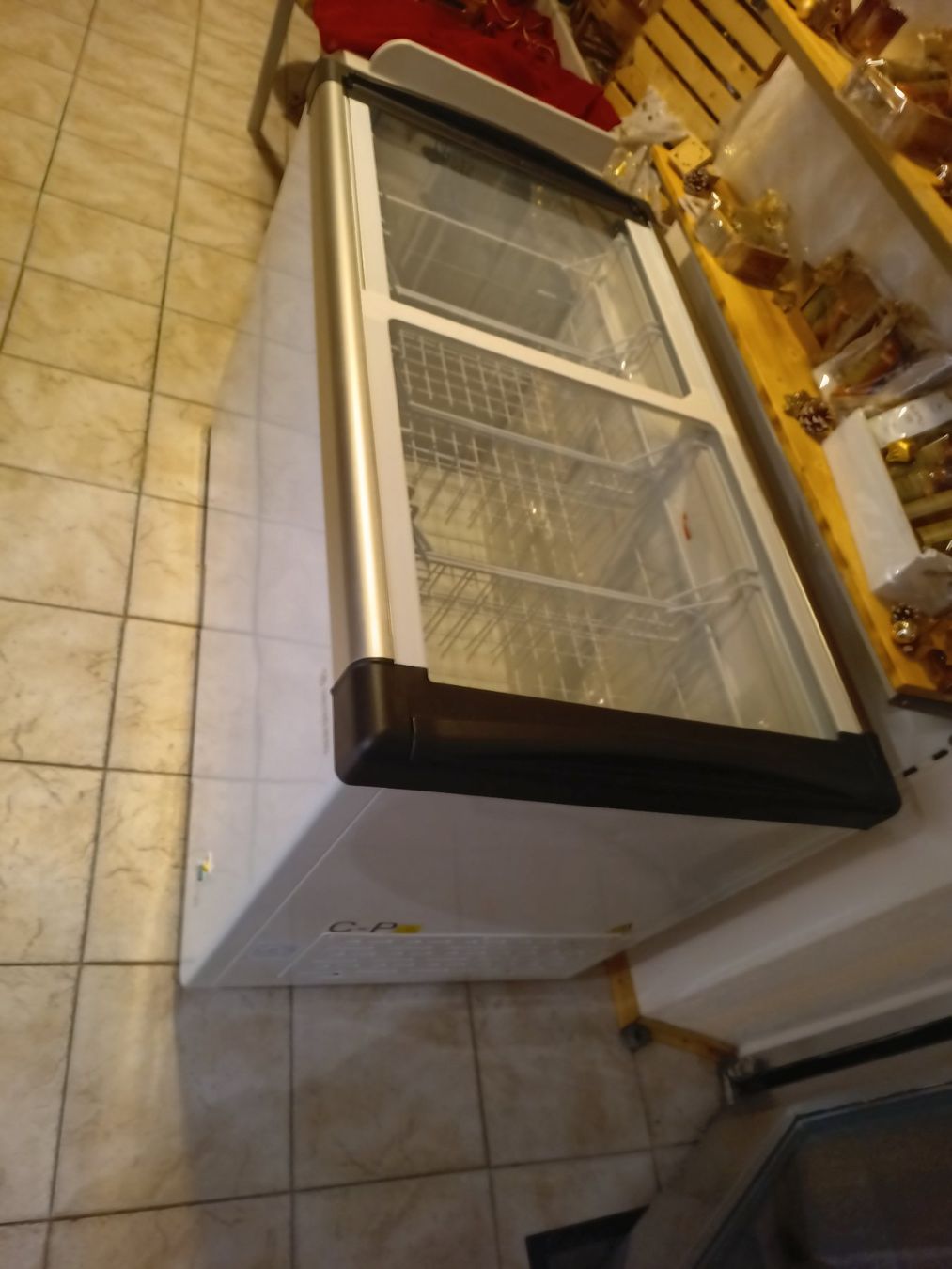 Gefrierschrank: Tiefkühltruhe, mit Glas-Schiebedeckel – Gebraucht aus Altbüron von Kaktus85 3