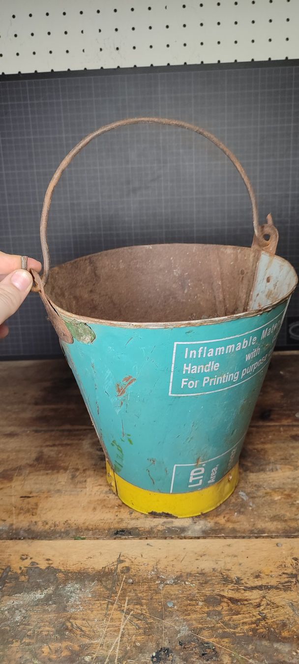 Sonstiges für Haushalt & Wohnen:  Wunderschöne upcycling Eimer Nr 3 – Gebraucht aus Gelterkinden von MYSTOREFORYOU4460 6