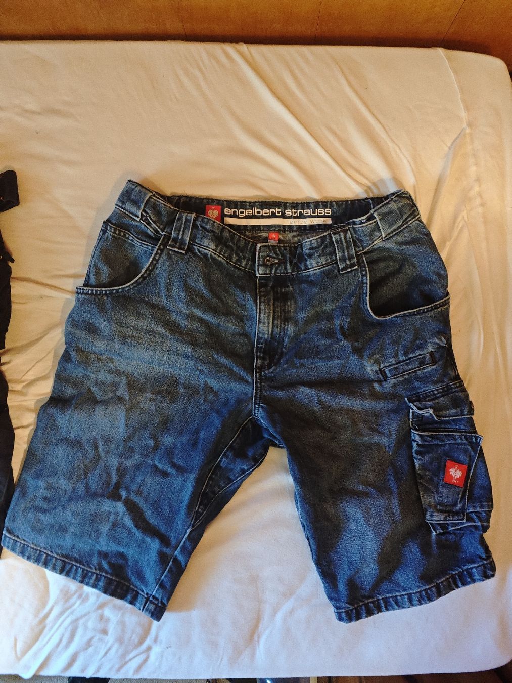 Engelbert Strauss Hosen: 3 Engelbert Strauss Hosen kurz EU 52 – Gebraucht aus Meisterschwanden von inf_g5py 1