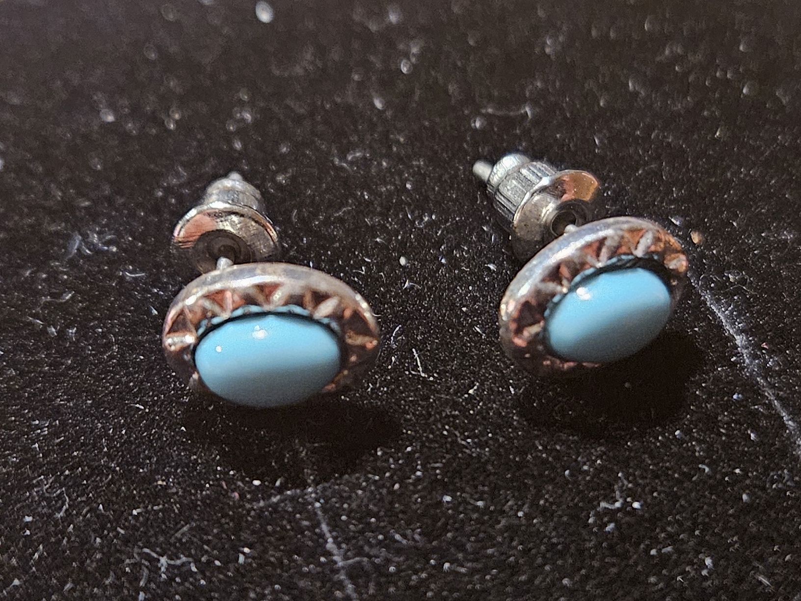Ohrringe & -stecker: Ohrstecker Silbern mit blauem Stein oval gebraucht – Gebraucht aus Wettingen von Sk8ertomda