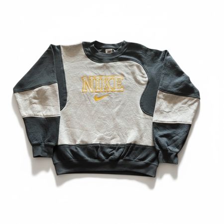 Nike vintage retro crewneck sweater