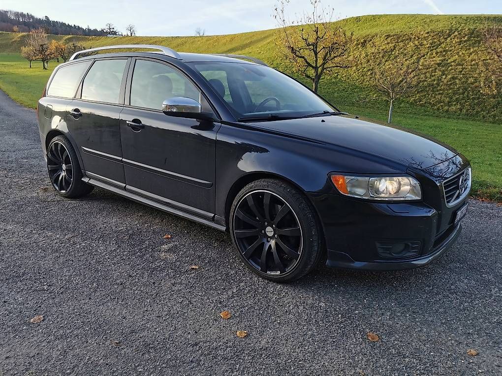 Volvo V50 D5 R-Design, ab Service und MFK, Vollaustattung (Gebraucht ...