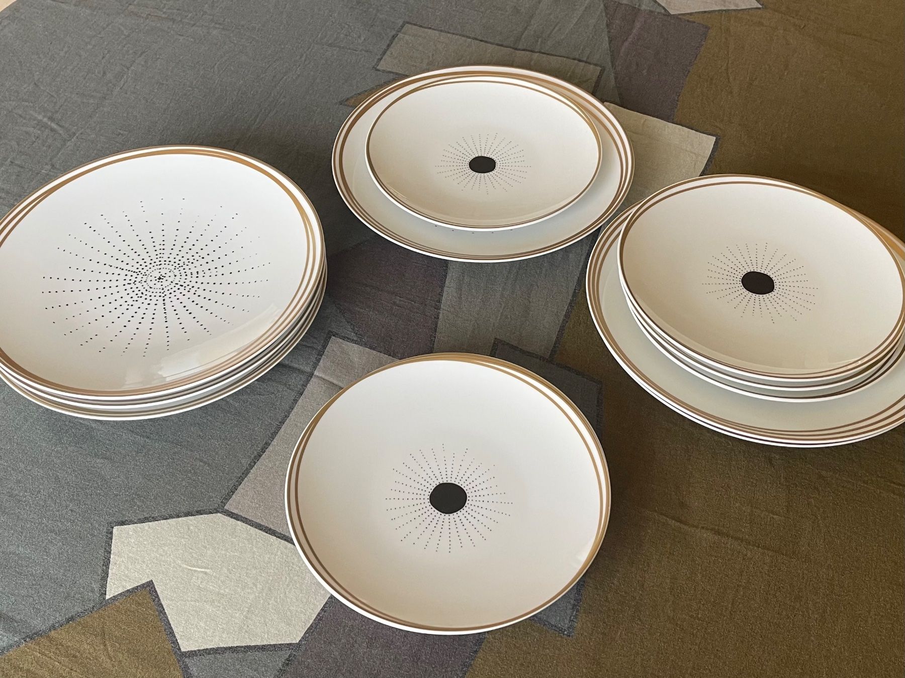 Bernardaud Piatti: 12 Assiettes Bernardaud service Aboro – Nuovo (secondo la descrizione) da Genève venduto da jos_fm7m 2