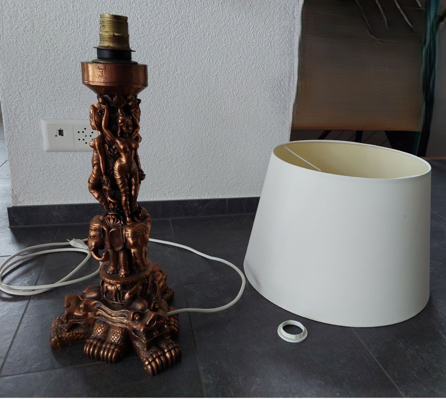 Lampade: Grosse Lampe mit Messingfuss, Asiatisch – Usato da Subingen venduto da K7passt_immer 6