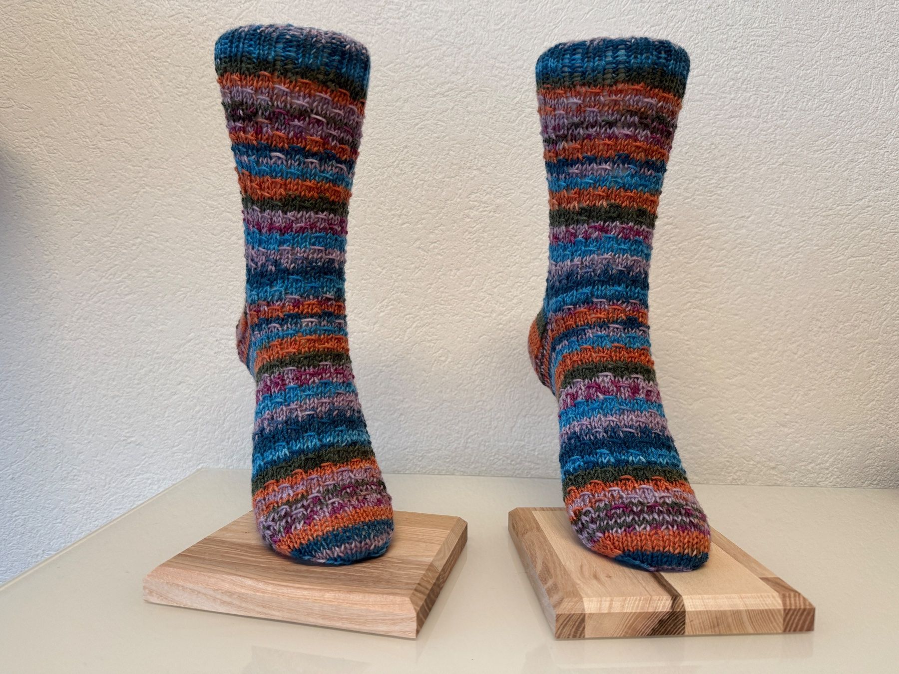 Calze: Socken Grösse 38/39 handgestrickt – Nuovo e nell'imballaggio originale da Bichelsee venduto da straub87