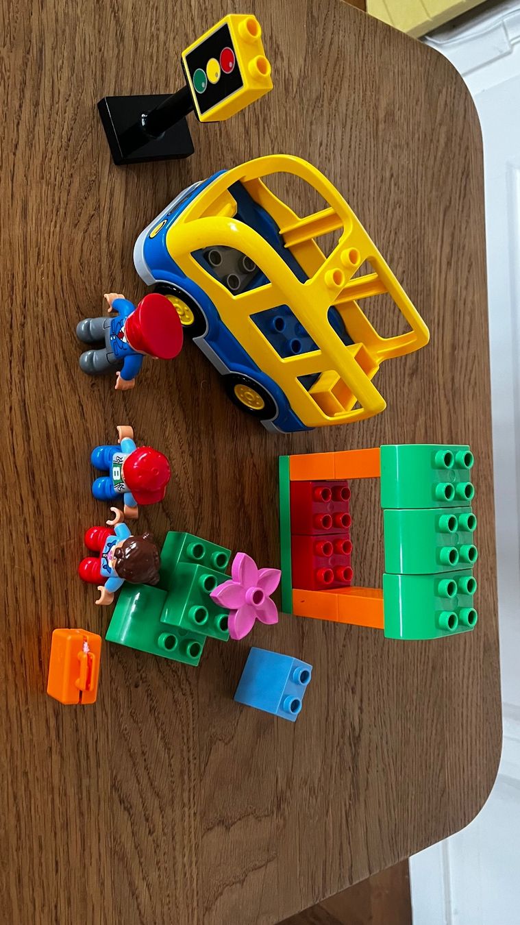 Lego Statuette: Lego Duplo Schulbus 10528 – Usato da Ennetbaden venduto da teo_yg9s 5