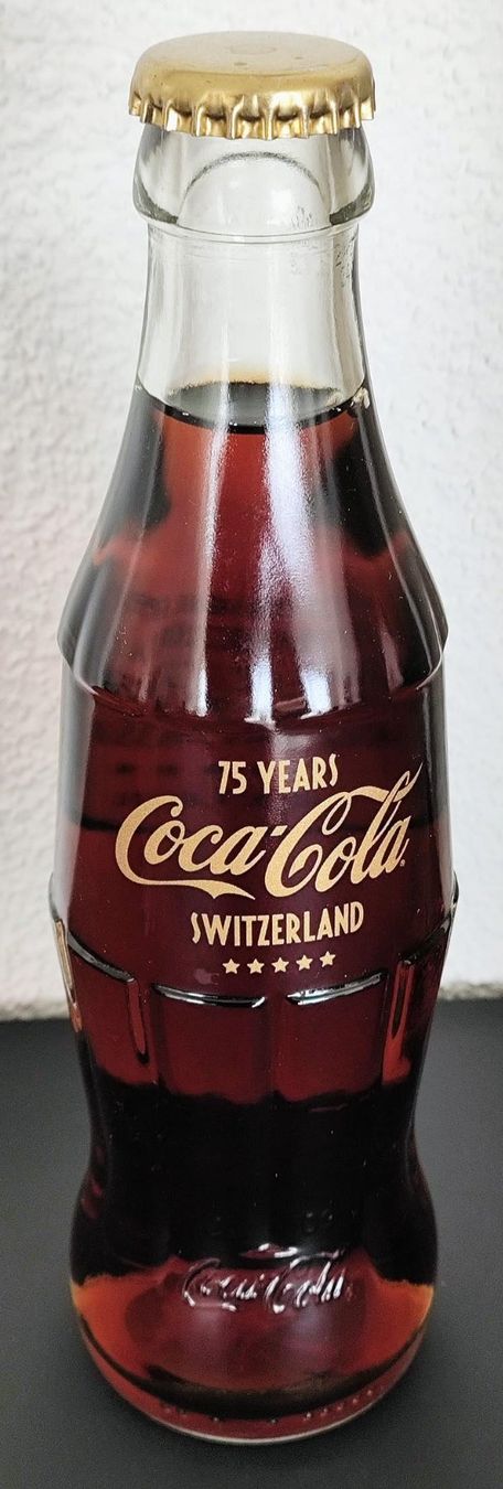Coca-Cola Apparecchiature e tecnologia a gas: Coca-Cola Jubiläums-Flasche in Originalkarton – Nuovo e nell'imballaggio originale da Pfäffikon ZH venduto da Colacity 1