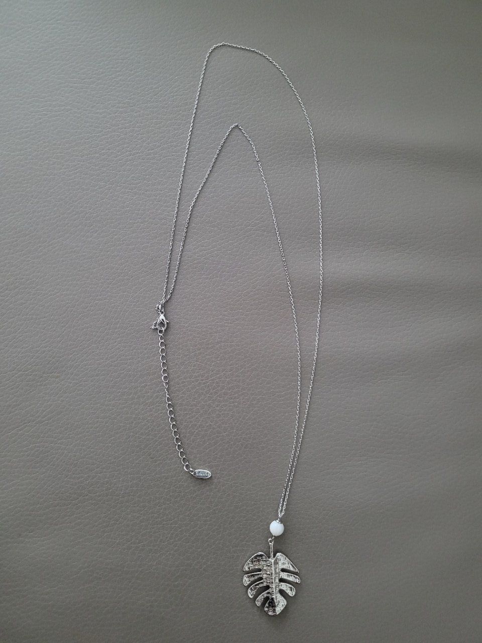 Esprit Catenine: ESPRIT Halskette lang  für ein kl. Geschenk – Usato da Maur venduto da Edsch
