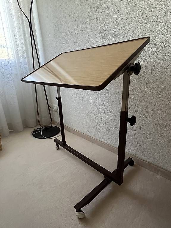 Tavoli: Table de couturière – Usato da Lausanne venduto da jmaddale 2