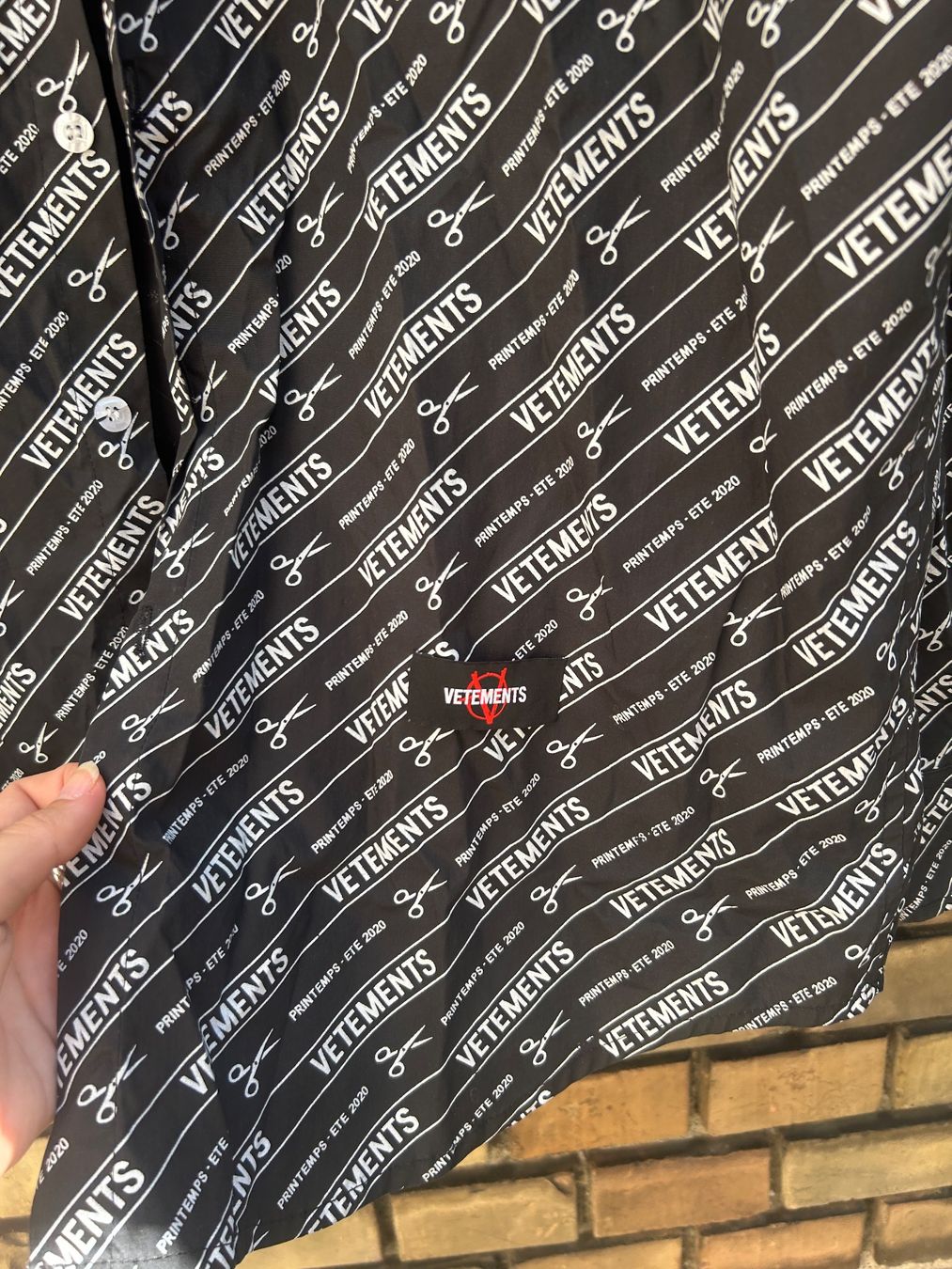 Camicie: vetements shirt. – Usato da basel venduto da wastedworld 1