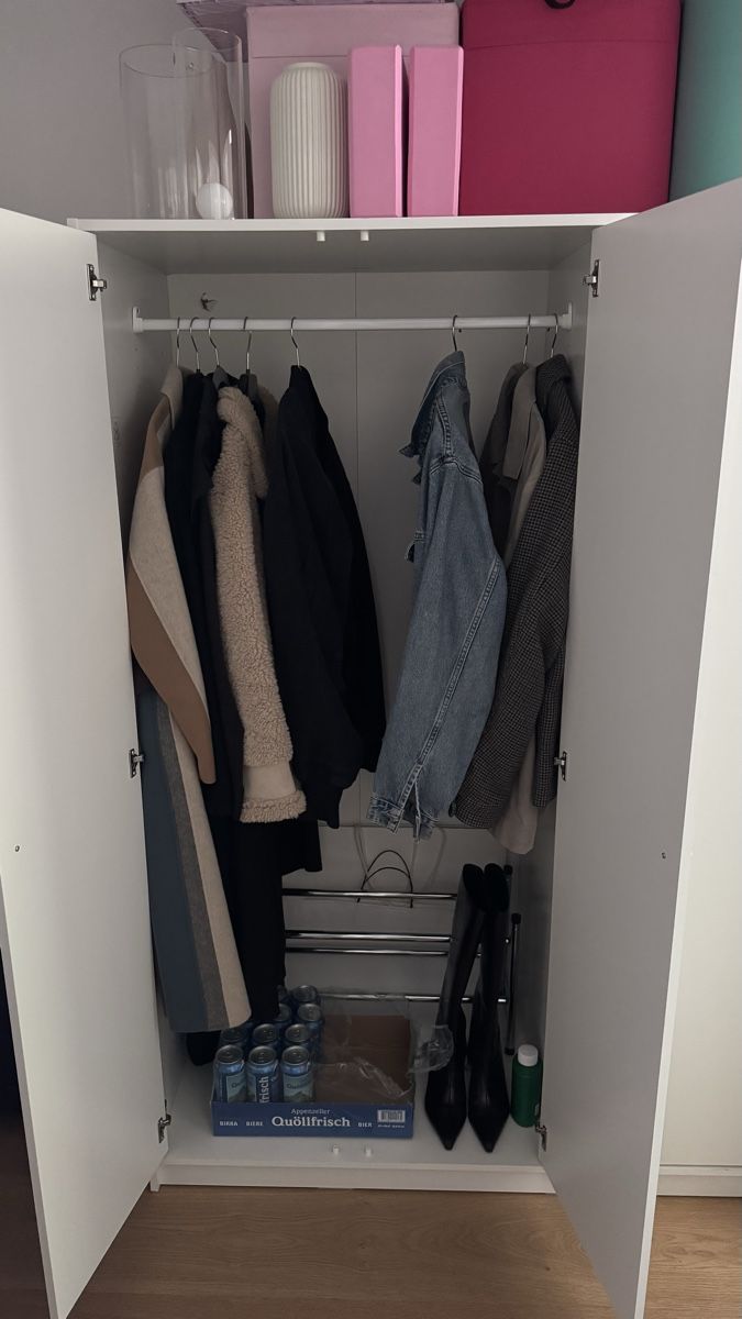 Ikea Schränke: KLEPPSTAD Kleiderschrank mit 3 Türen – Gebraucht aus Zürich von s_cm 1