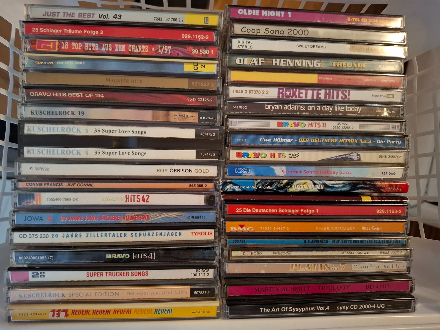 CD: Über 40 Stück CD, total gemischt – Usato da Zürich venduto da Loubol