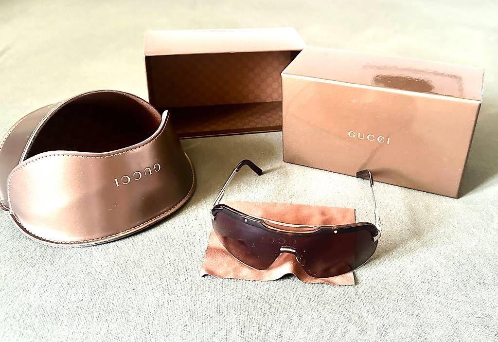 Gucci Occhiali & Lenti: Gucci unisex Sonnenbrille – Usato da Basel venduto da Katharina520741 2