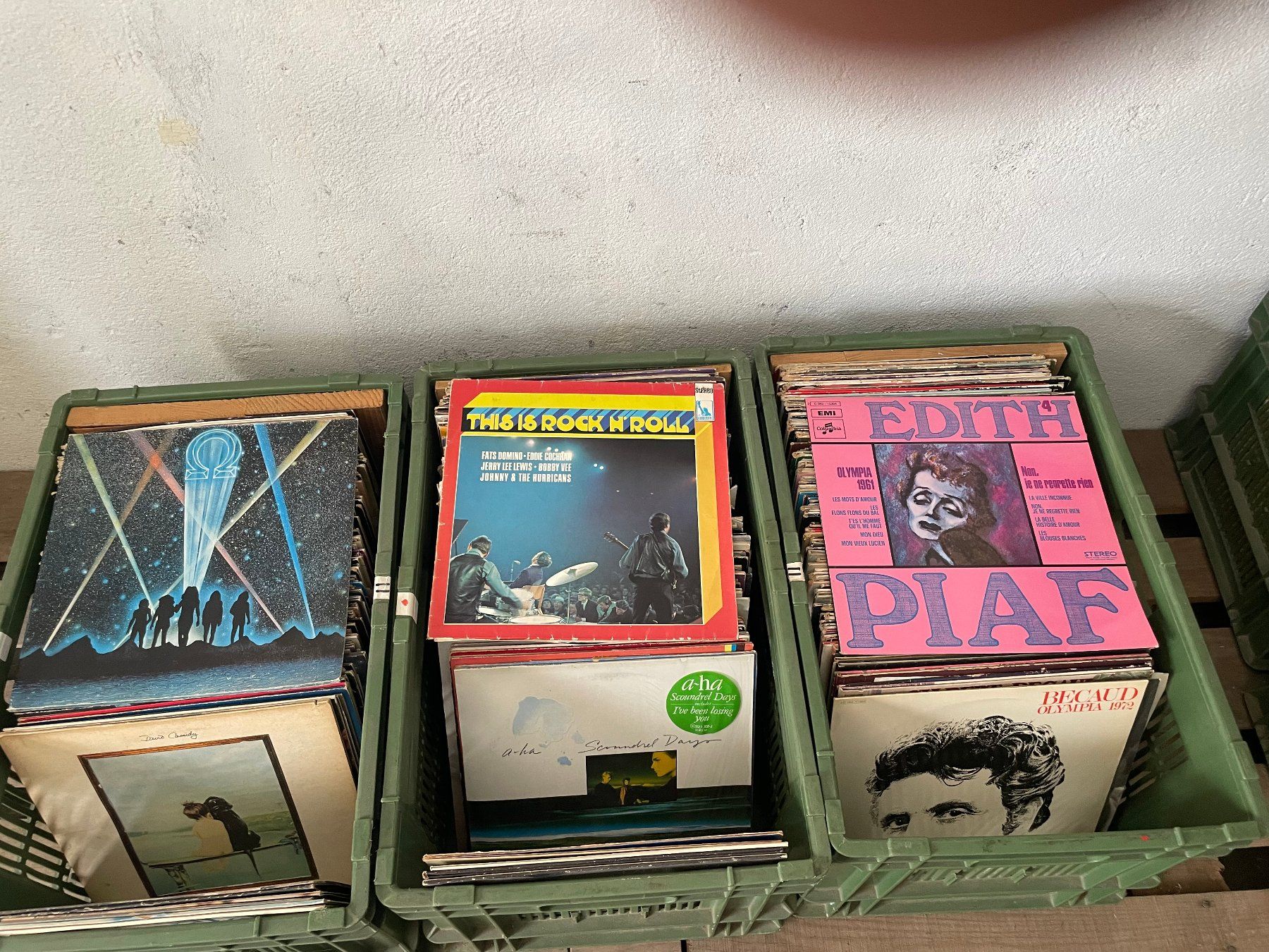 Vinyles: 3 caisses de disques vinyle 33 tours – D'occasion à La Croix (Lutry) par netrajet 1
