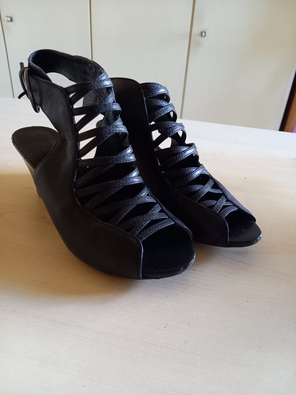 Scarpe da donna: Schicke, schwarze Sommer-Sandalen, Grösse 37 Bata – Usato da Möhlin venduto da Simba4871