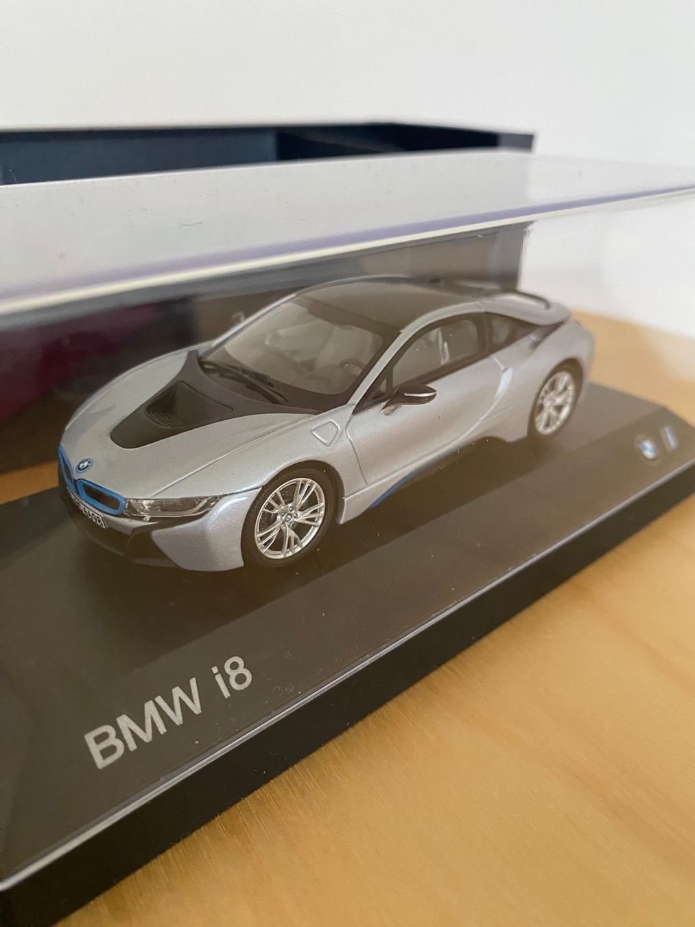 BMW Modellautos: BMW i8 Modellauto 1:43 (Neu!) – Neu und originalverpackt aus Unterseen von ice_wc8z 3