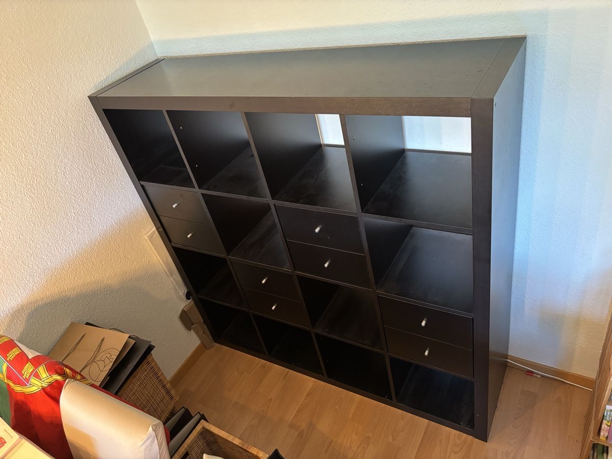 Scaffali: Ikea Kallax 4x4 schwarz mit 4x2 Schubladen – Usato da Ittigen venduto da carpediempotato
