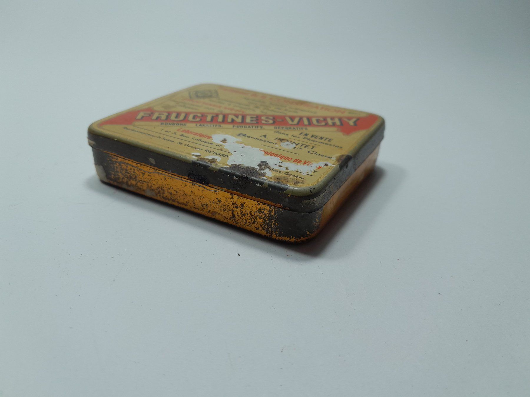 Dosen: Vintage Blechdose - Fructines Vichy – Gebraucht aus Männedorf von Bel-view 1