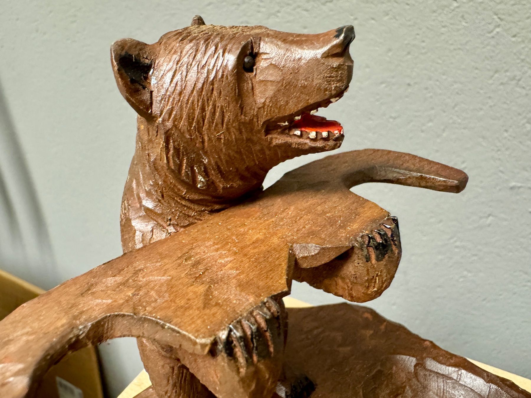 Figuren: Figur Brienzer Schnitzerei Holz BÄR Pfeifenhalter – Gebraucht aus Rothrist von Luckywinner 2