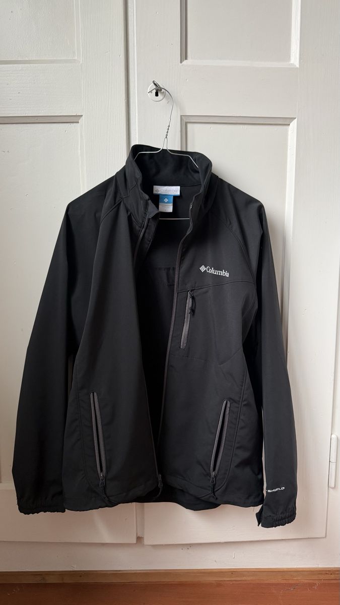 Columbia Jacken: Columbia Softshell Jacke Grösse S – Gebraucht aus Zürich von Daniman