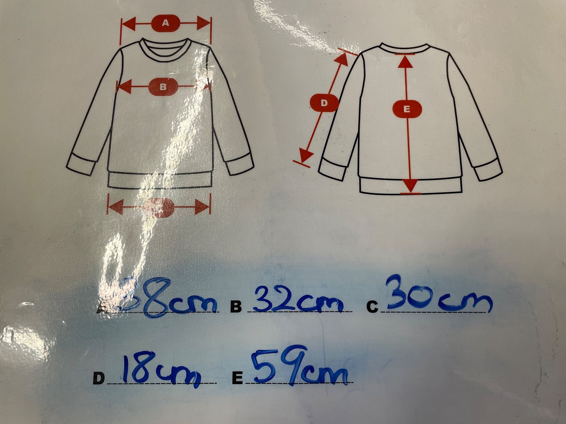 Tops: Top Pull noir décolleté en V – Gebraucht aus Lausanne von PlusValue_Lausanne 4