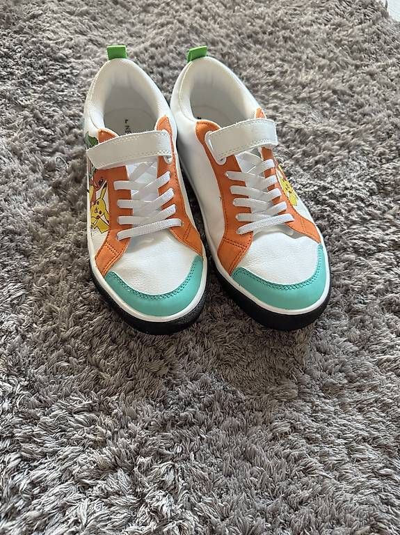 Next Scarpe per ragazzi: Pokemon Schuhe - Neuwertig Gr. 37 – Usato da Rombach venduto da riders3000 2