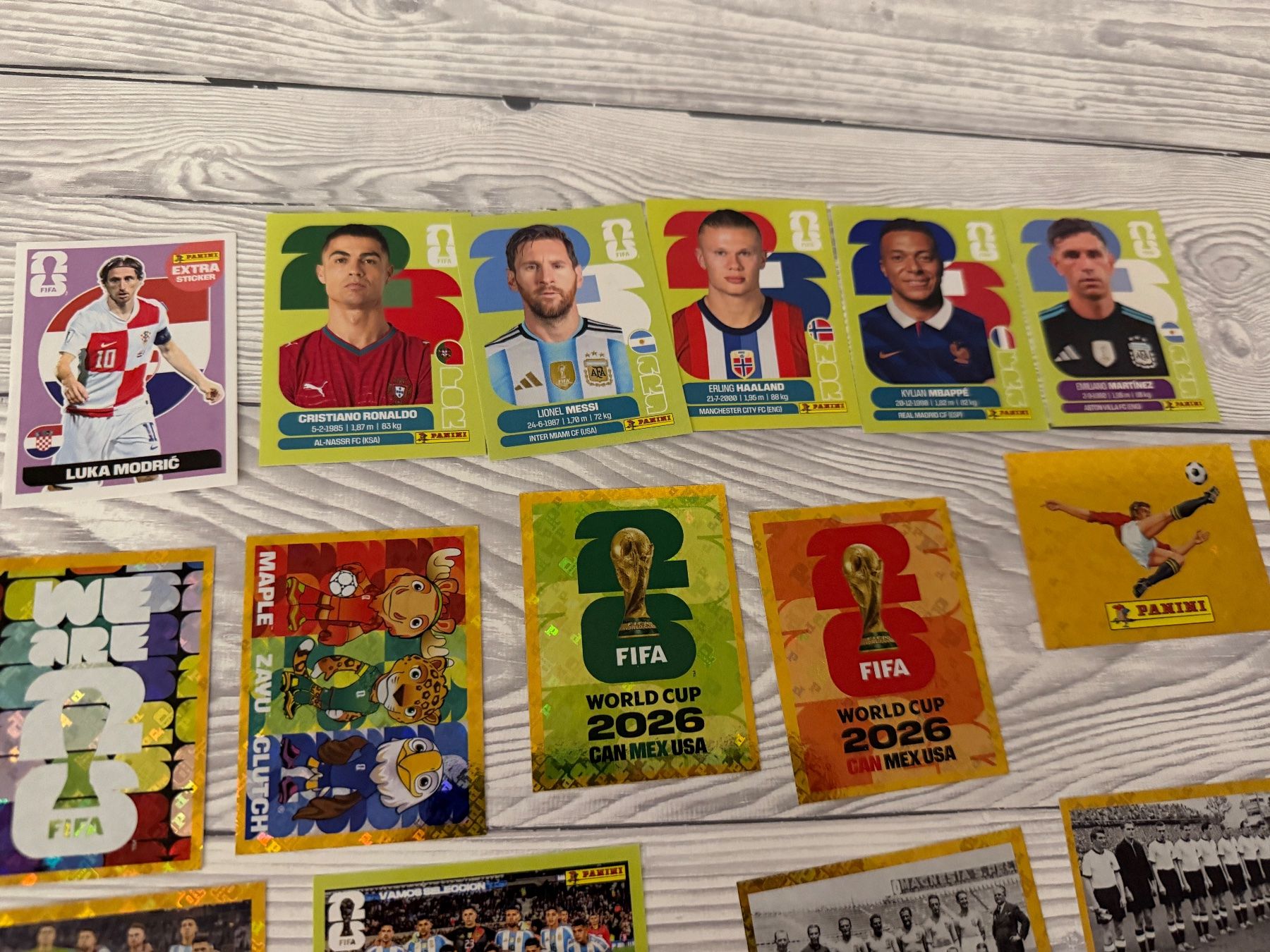 Aufkleber: Panini Ronaldo Extra Sticker Modric Messi Mappe Haaland – Gebraucht aus Volketswil von sistersc
