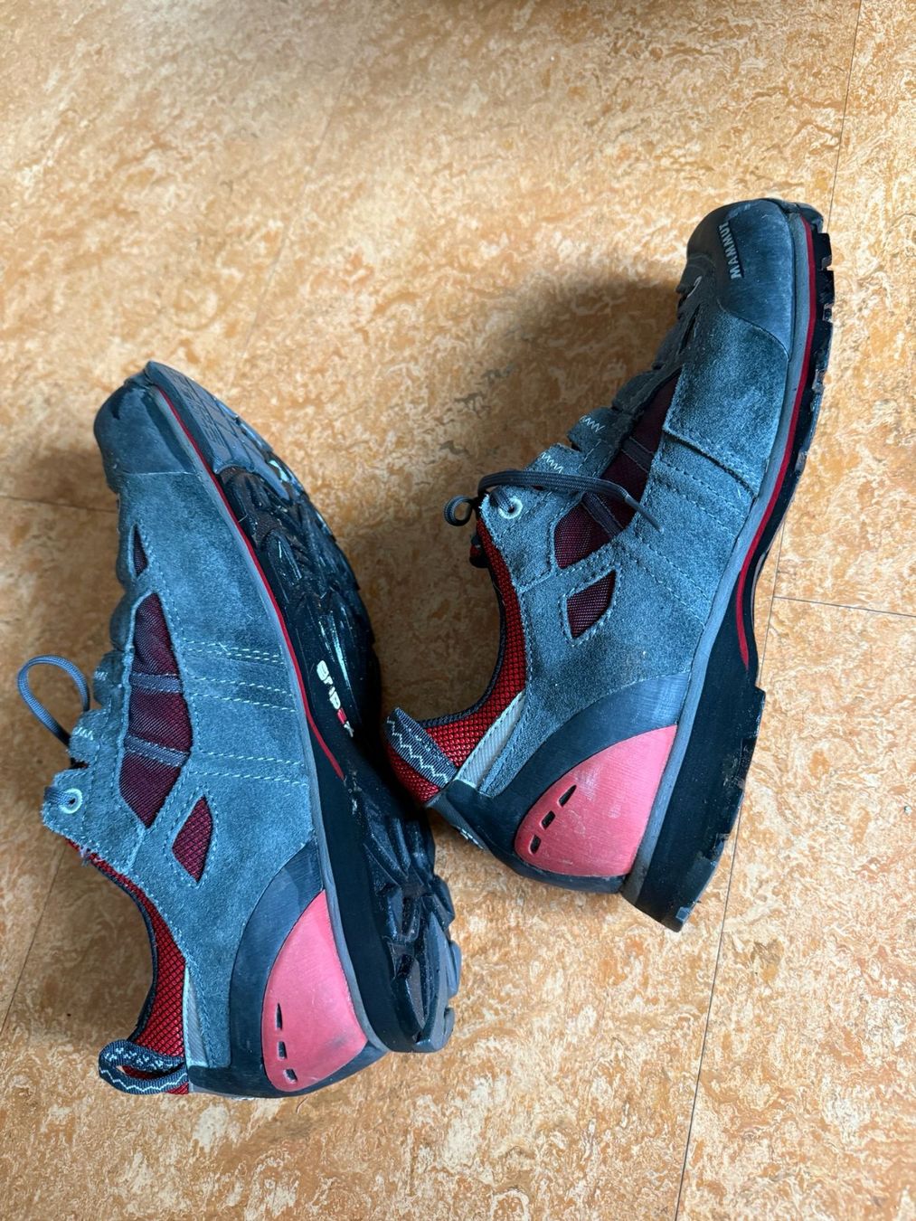 Mammut Chaussures hommes: Wanderschuhe – D'occasion à Flawil par Stella_3 2