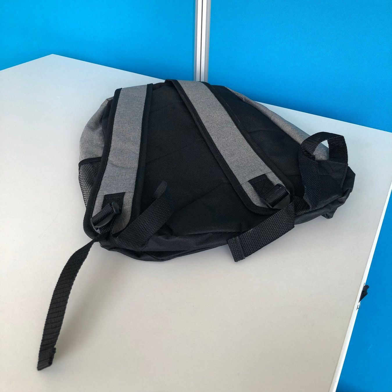 Zaini: 25 Stück Rucksack "Journey", grau – Nuovo e nell'imballaggio originale da Buchs AG venduto da samuhasler 1