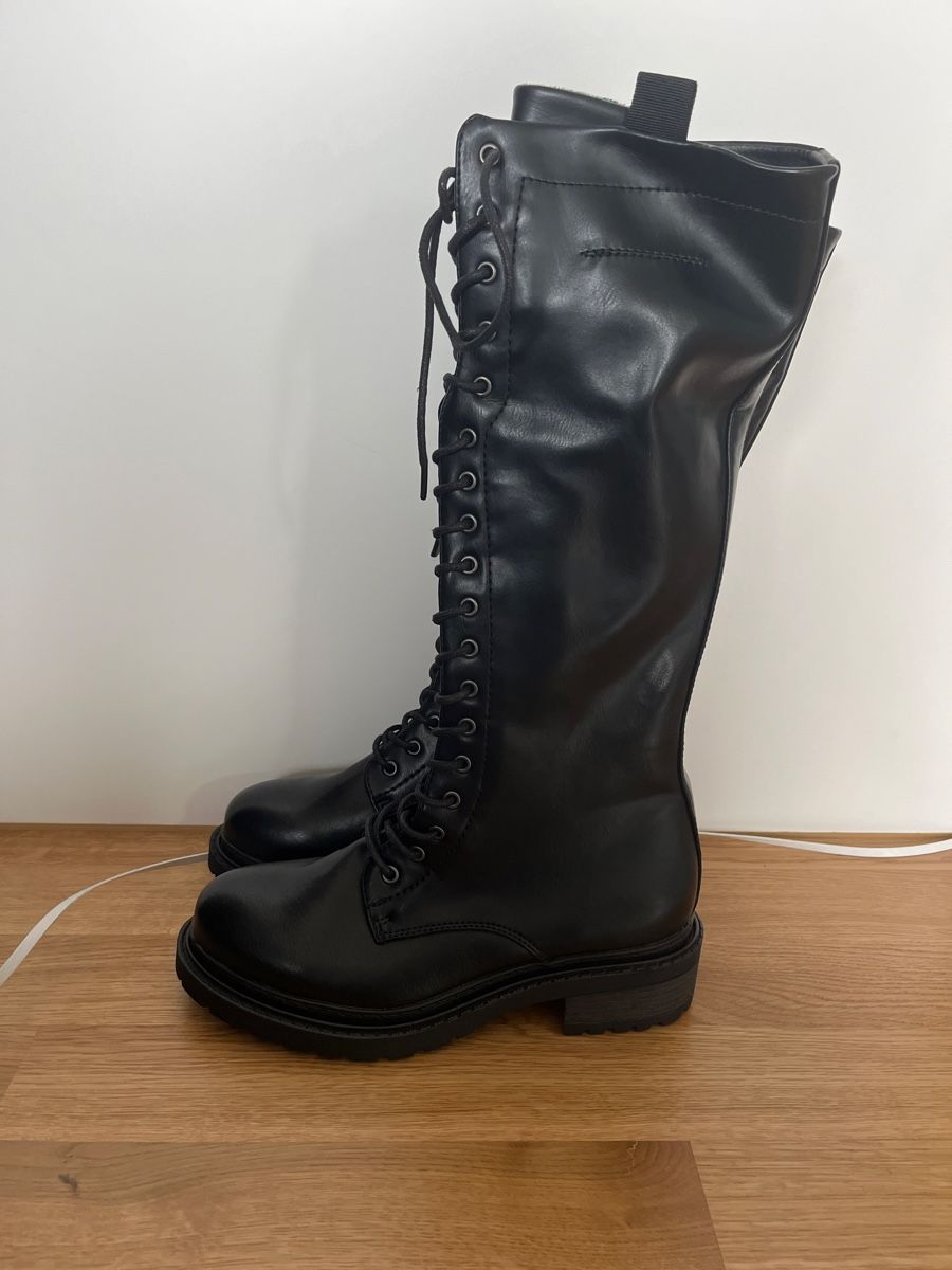 Damenschuhe: Stiefel – Neu (gemäss Beschreibung) aus Kriens von