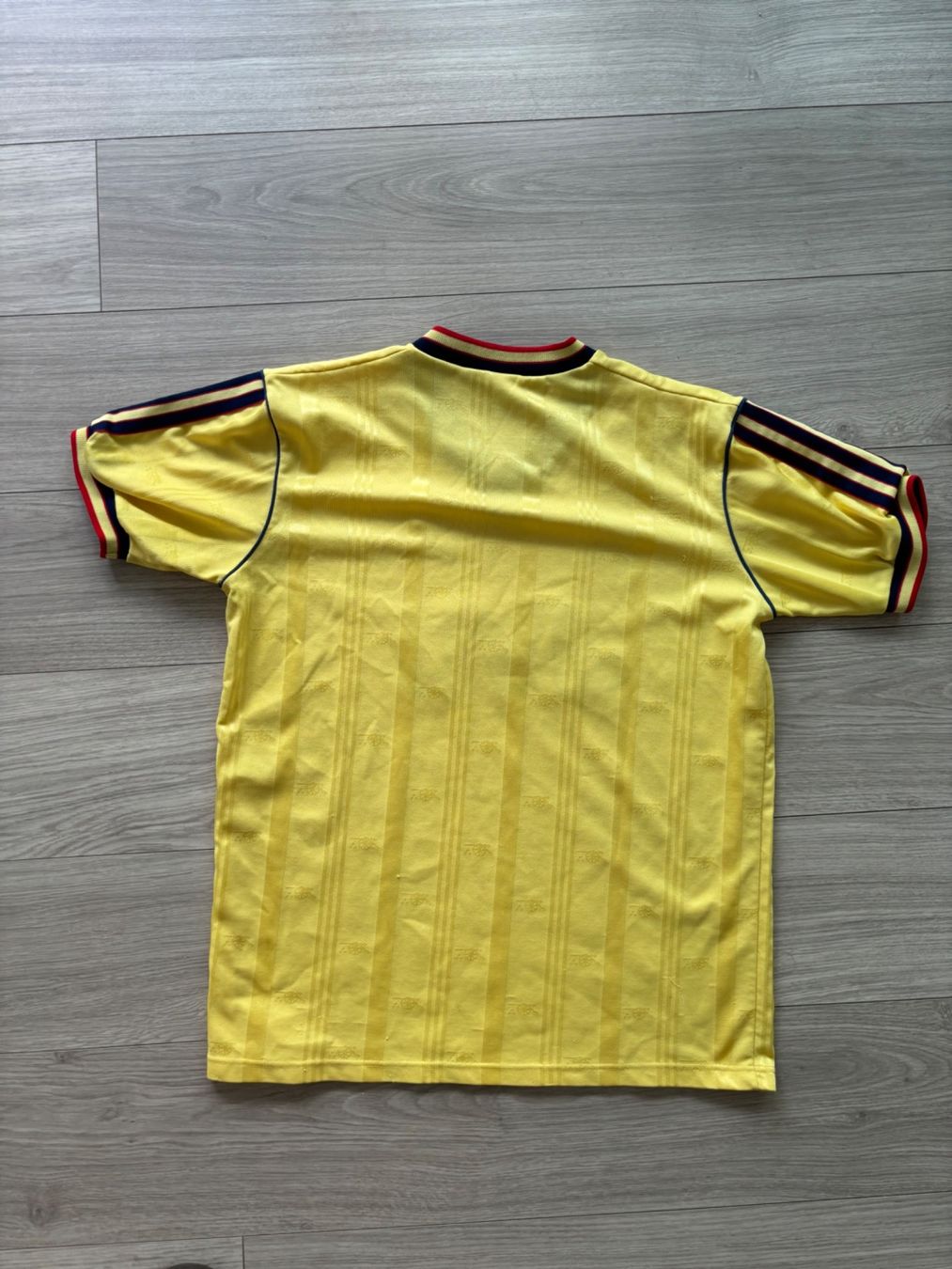 Adidas Canottiere & Pantaloni: 1986-88 Arsenal Away Shirt – Usato da Castione venduto da REER 1