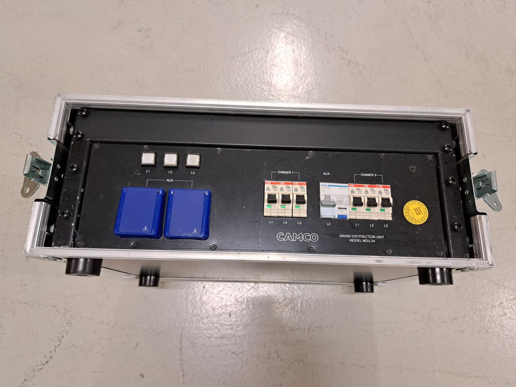 Alimentazione elettrica: Stromverteiler Camco CEE 63, im Flight Case – Usato da Embrach venduto da lichttechnik
