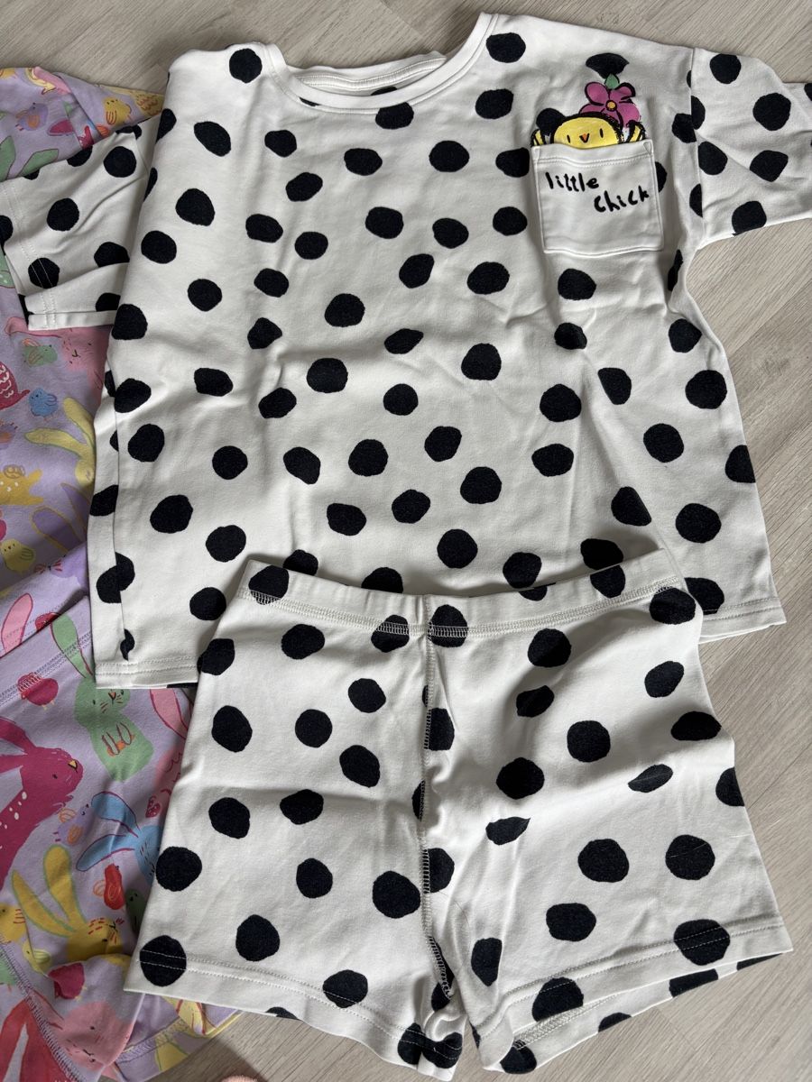 Ensembles coordonnés: Kleiderpaket Mädchen, 3 Pyjama & 1 Pulli, Gr. 134 – D'occasion à Erlinsbach SO par flick20 3