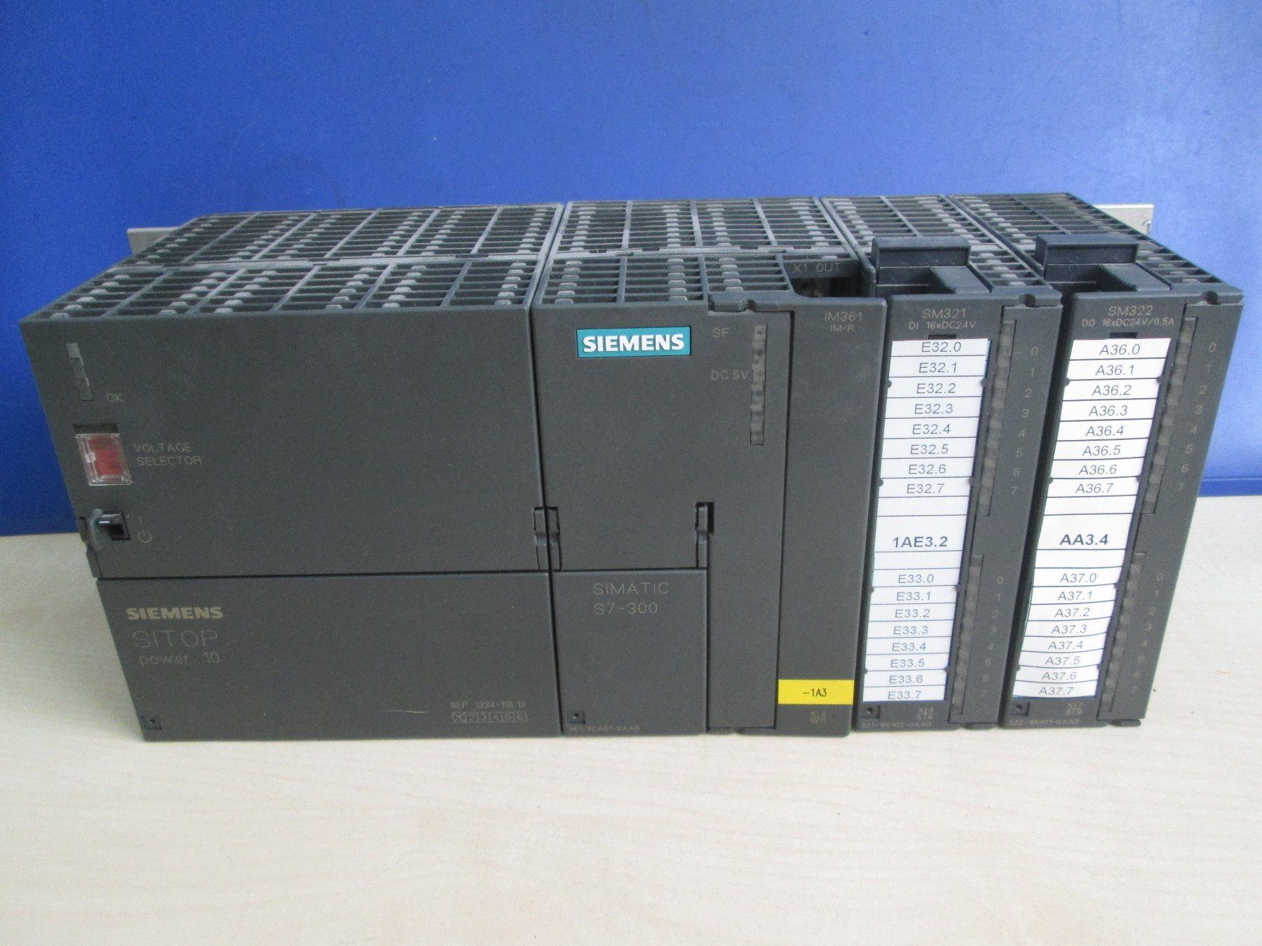 Siemens Componenti elettronici: Siemens Simatic S7-300 SPS Baugruppe – Usato da Steffisburg venduto da Schwabis 9
