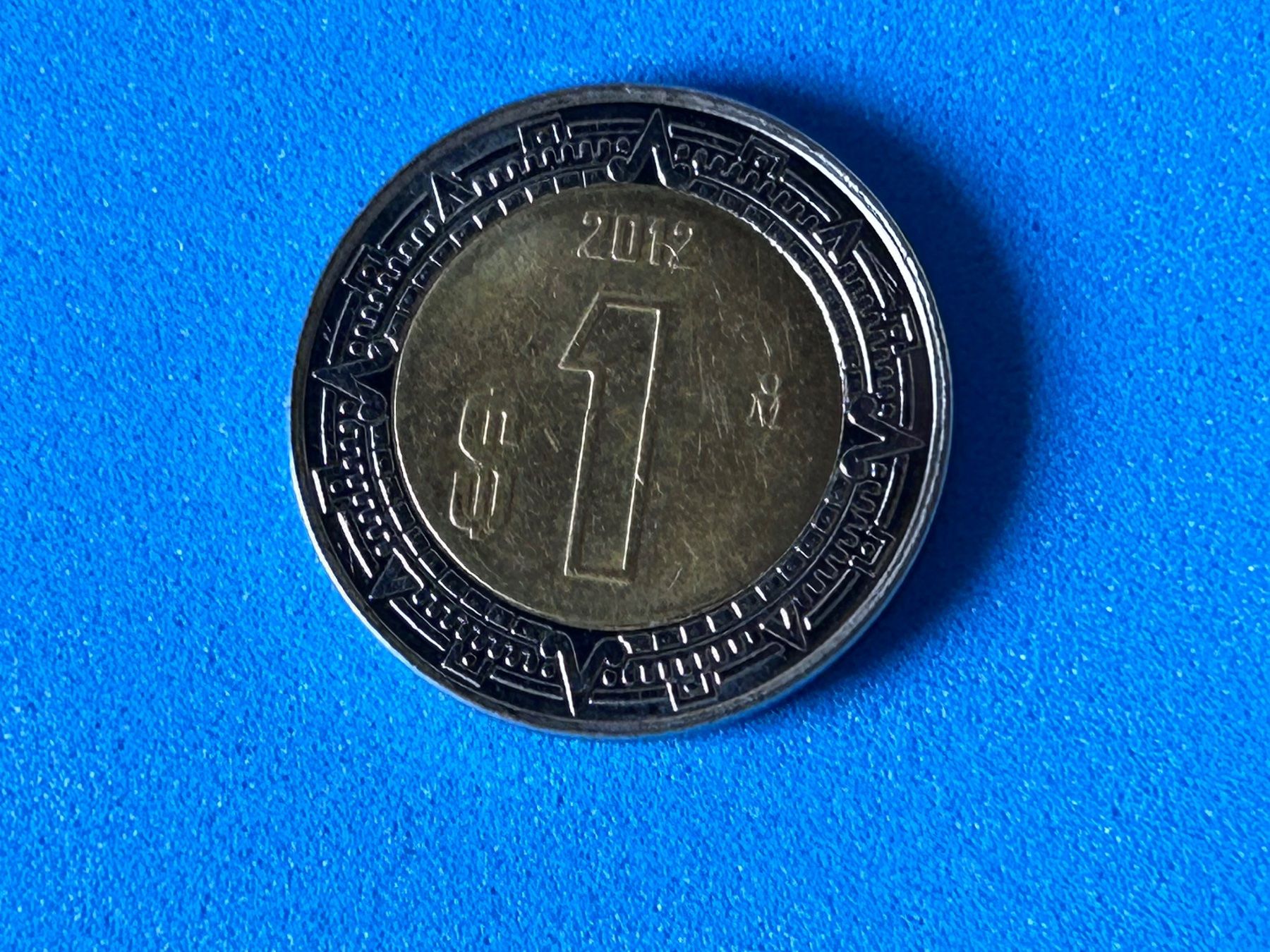 Toutes les monnaies: Mexico - 1 Peso 2012 – D'occasion à Corcelles NE par AJKader 4