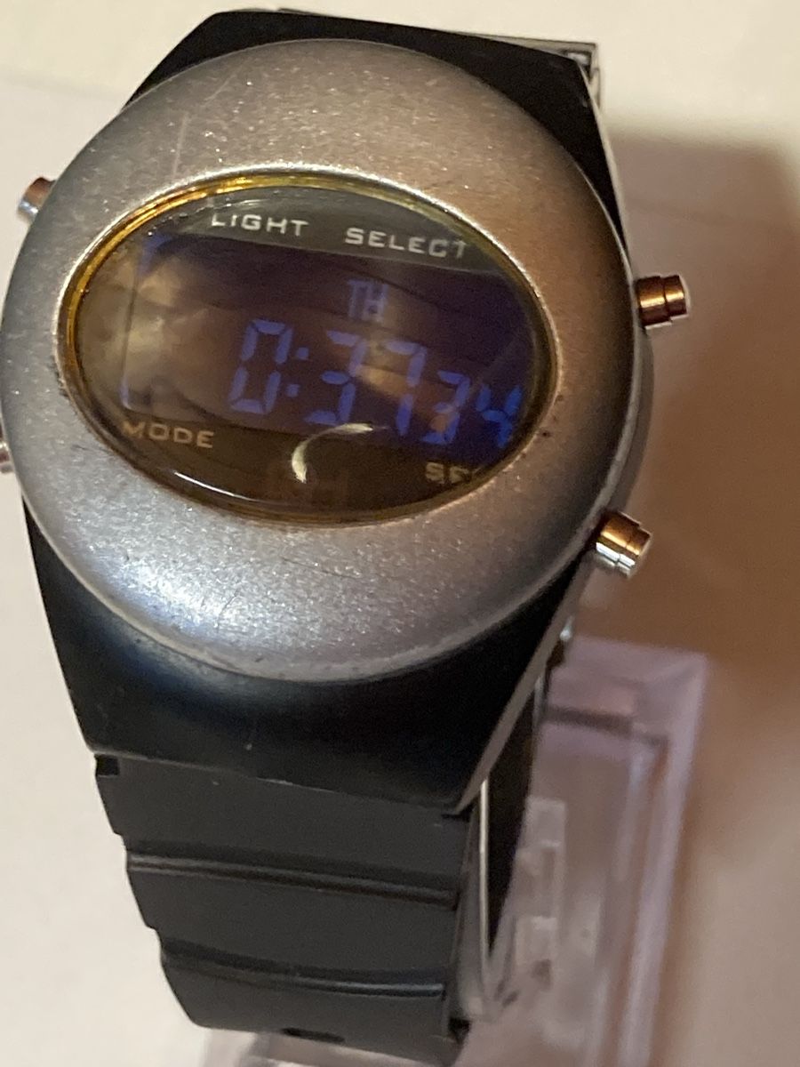 Orologi: Red Herring Lcd Uhr 38 mm – Usato da Glattbrugg venduto da vintagemania 4
