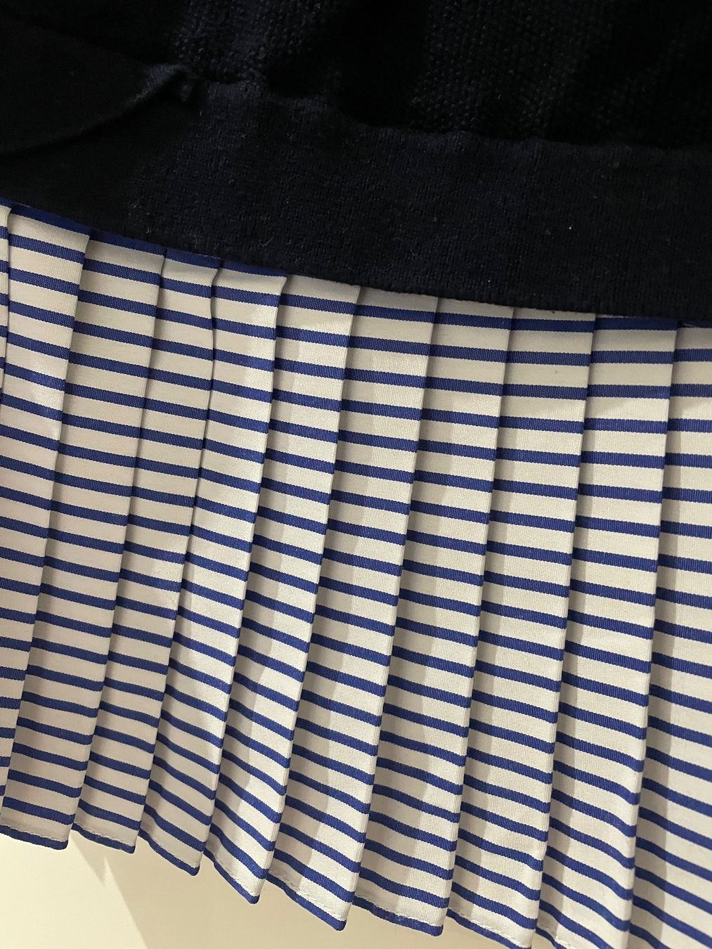 Top: Haut bleu marine – Nuovo (secondo la descrizione) da La Chaux-de-Fonds venduto da ju_paol2 1