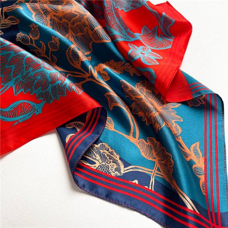 Foulard & Sciarpe: New 53cm Silk Scarf, Red Capri Floral 100% Silk Scarf – Nuovo e nell'imballaggio originale da Baar venduto da virginiablossoms 4