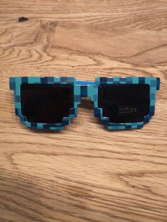 Neu.:Kinder Sonnenbrille Minecraft ,5-9 Jahre.