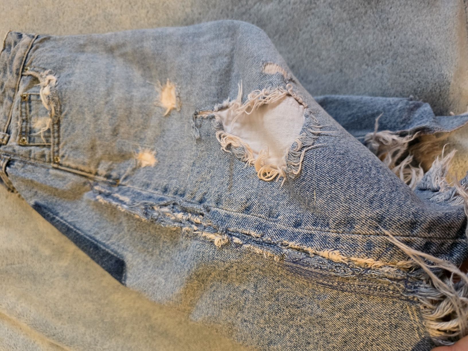 Zara Röcke: Zara Jeansrock, destroyed Look, Grösse 36 – Gebraucht aus St Gallen von vir_5kgt 1