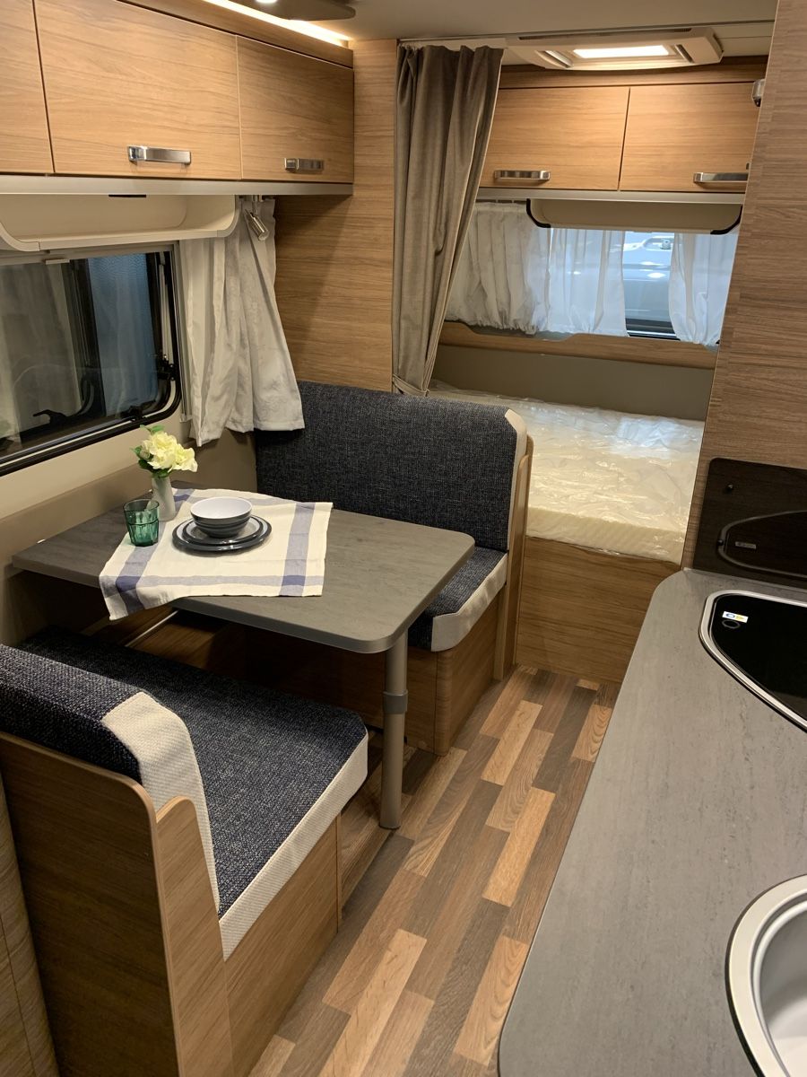 Camping Fahrzeuge: Weisberg Familien Wohnwagen – Gebraucht aus Weggis von Max.Otto 6