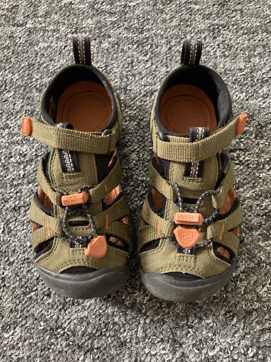 Keen Schuhe für Jungen: Keen Sandalen 27/28 – Gebraucht aus Chur von Tommm