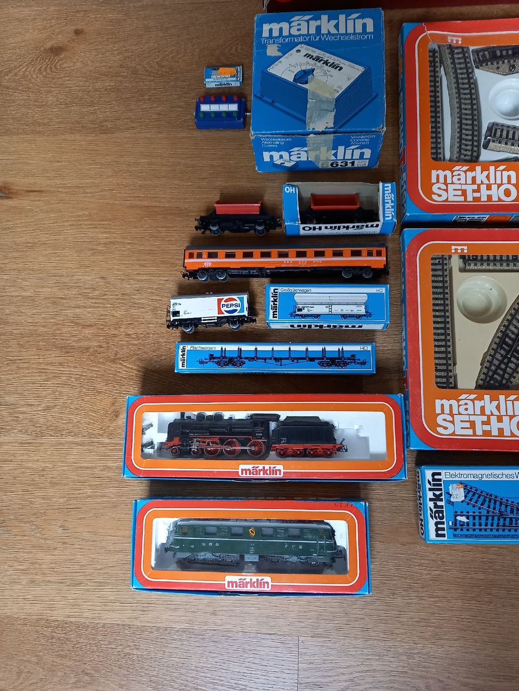Märklin Modellini di ferrovie: Märklin HO Modelleisenbahn – Usato da Thierachern venduto da Gari76 1