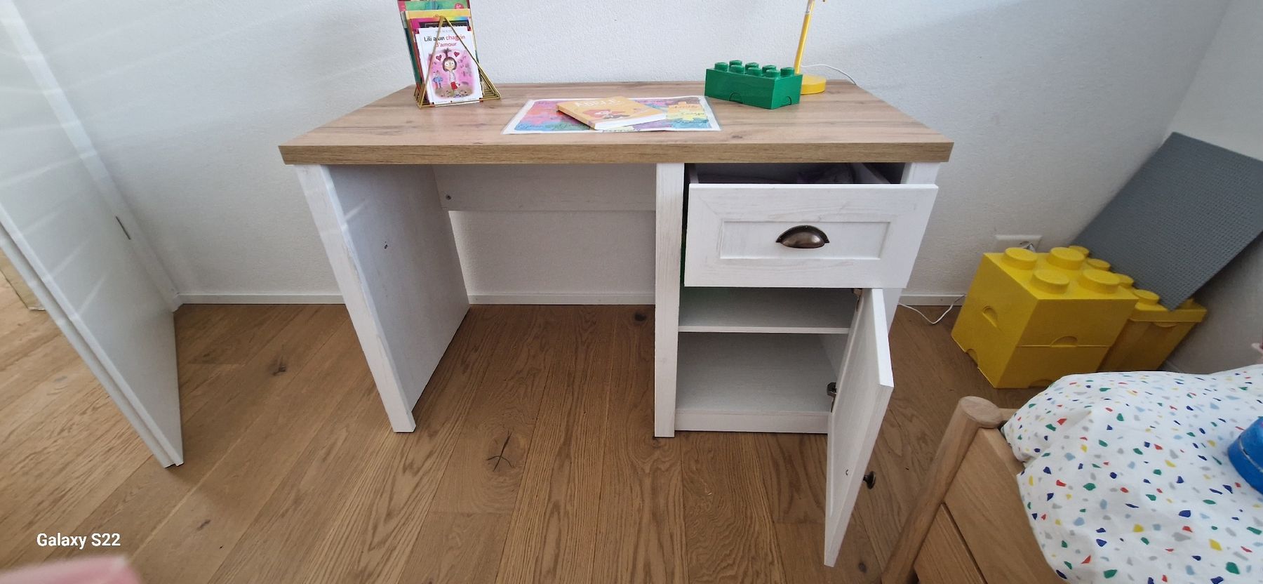 Scrivanie: Bureau enfant blanc Markskel comme neuf.  – Nuovo (secondo la descrizione) da Murten venduto da rnp_bt79 1