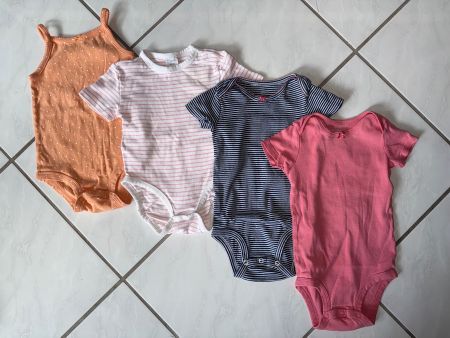 Sommerpaket: 4x Bodys Gr. 86