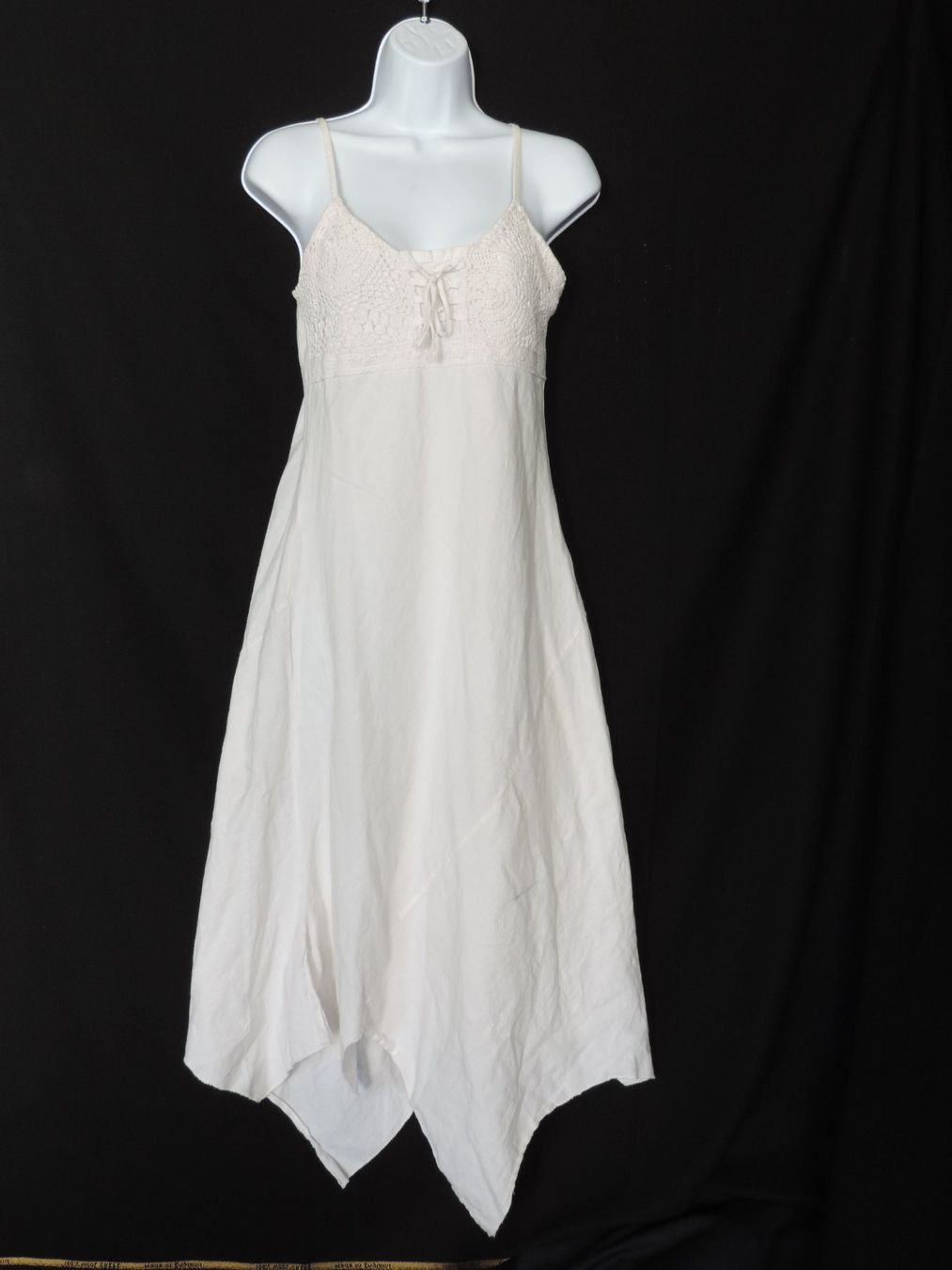 Robes: robe blanche lin avec crochet – D'occasion à Genève par Axelle333 3