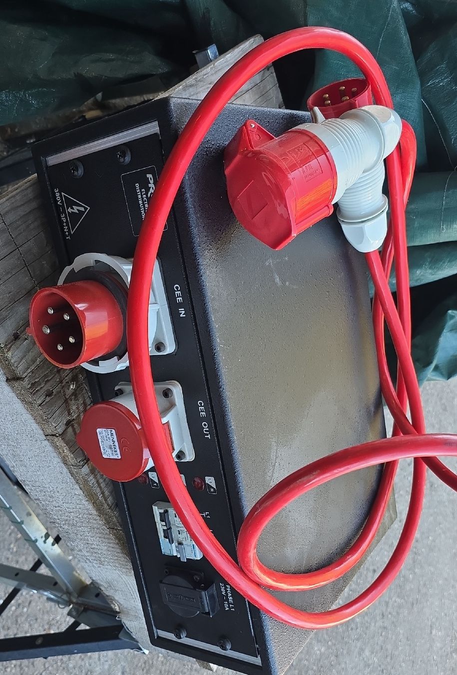 Elektrotechnik: Stromverteiler CEE 3P+N+T gebraucht – Gebraucht aus Fehraltorf von H.P1950