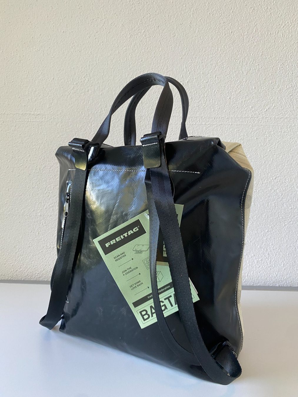 Freitag Zaini: FREITAG Pete F201 Pink, Neu – Nuovo e nell'imballaggio originale da Dulliken venduto da timemachine 1